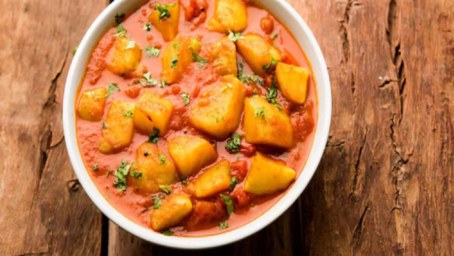 Easy Potato Jhol Recipe Without Onion & Garlic – Fasting Special