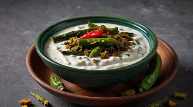 Crispy Bhindi Raita Recipe– A Tasty Side Dish for Roti, Paratha & Pulao